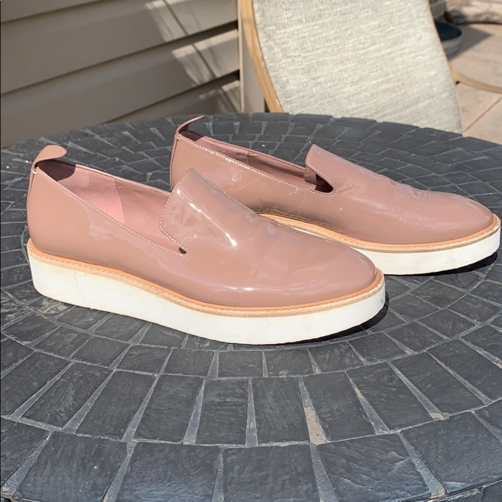 Vince patent slip on platforms